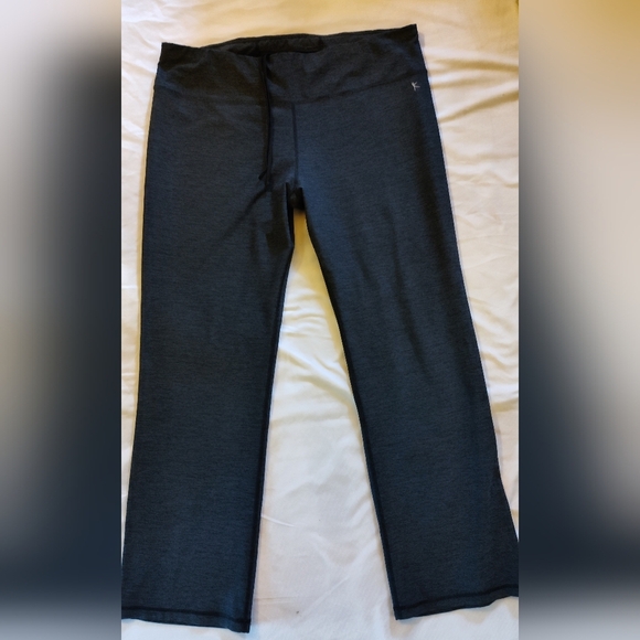 EUC Women's Danskin Slim Fit Gray Joggers XXL With Drawstring - Picture 1 of 4